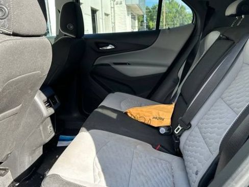 Used 2020 Chevrolet Equinox LS w/ LS Convenience Package FWD image 12