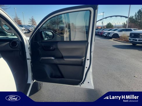 Used 2018 Toyota Tacoma SR5 image 16