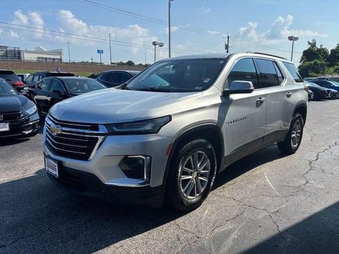 Used 2022 Chevrolet Traverse LT image 8