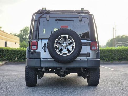 Used 2016 Jeep Wrangler Unlimited Rubicon w/ Connectivity Group AWD/4WD image 6