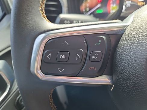 Used 2024 Jeep Wrangler Unlimited Sahara AWD/4WD image 21