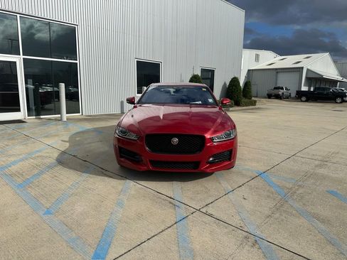 Used 2019 Jaguar XE R-Sport image 2