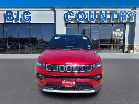 Used 2023 Jeep Compass Limited AWD/4WD image 2