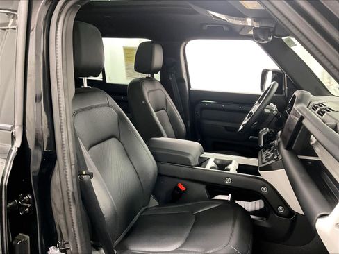 Used 2025 Land Rover Defender 110 S image 11
