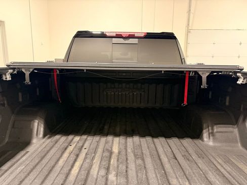 Used 2024 GMC Sierra 1500 AT4X image 10