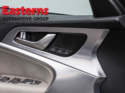 Used 2022 Genesis G70 3.3T image 22