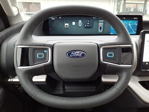 New 2026 Ford Expedition Active image 22