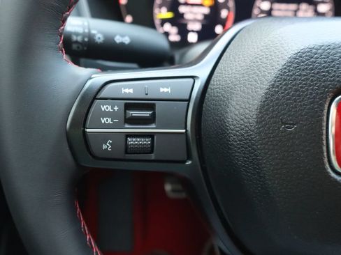 Used 2025 Honda Civic Type R image 11
