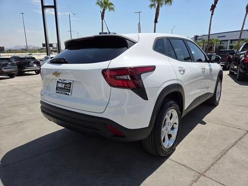 Certified 2024 Chevrolet Trax LS w/ LS Convenience Package FWD image 6