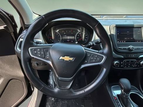 Used 2022 Chevrolet Equinox LT FWD image 12