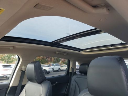 Certified 2022 Lincoln Nautilus Reserve image 11