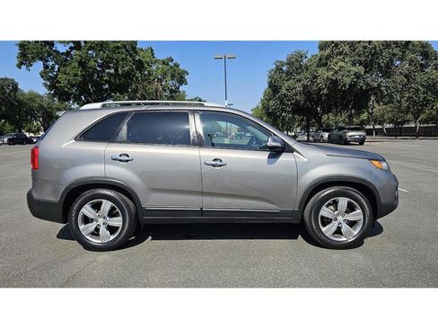 Used 2013 Kia Sorento EX w/ Premium Plus Pkg image 8