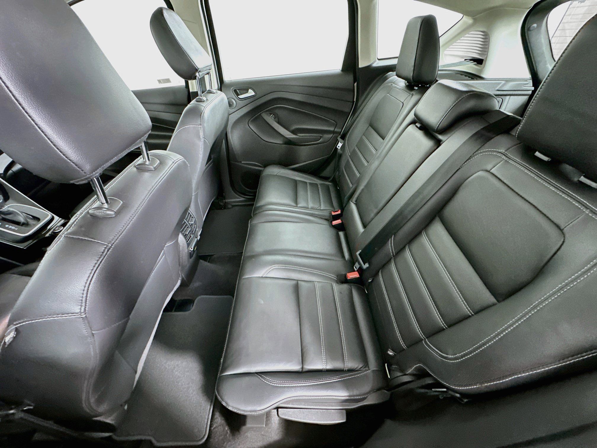 Used 2018 Ford C-MAX Titanium w/ Equipment Group 301A FWD image 29