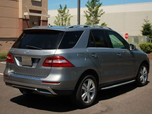 Used 2012 Mercedes-Benz ML 350 BlueTEC 4MATIC image 7