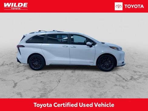 Certified 2021 Toyota Sienna Platinum AWD/4WD image 2