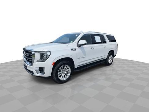 Used 2021 GMC Yukon XL SLT w/ Rear Media and Nav Package AWD/4WD image 4