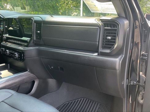 Used 2024 Chevrolet Silverado 3500 LTZ w/ LTZ Convenience Package AWD/4WD image 17
