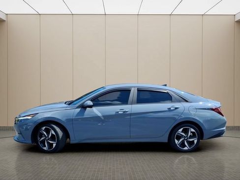 Used 2023 Hyundai Elantra SEL w/ Convenience Package FWD image 16