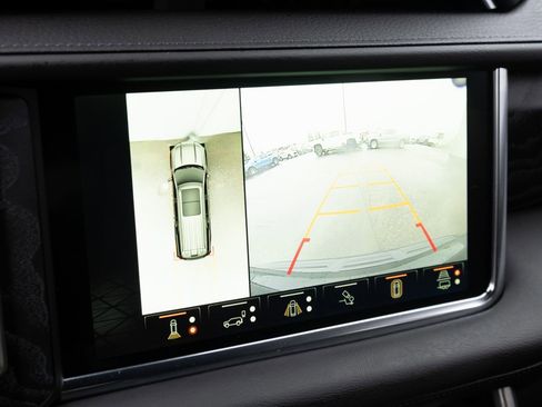 Used 2024 GMC Yukon Denali image 4