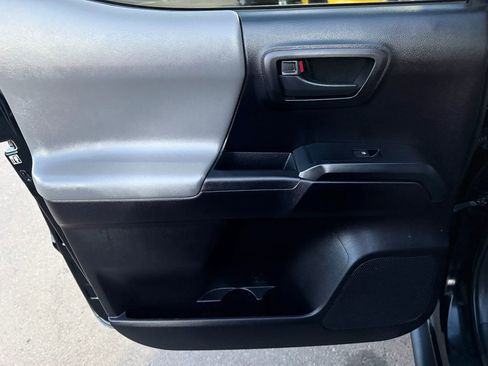Used 2019 Toyota Tacoma SR w/ SR Convenience Package image 16