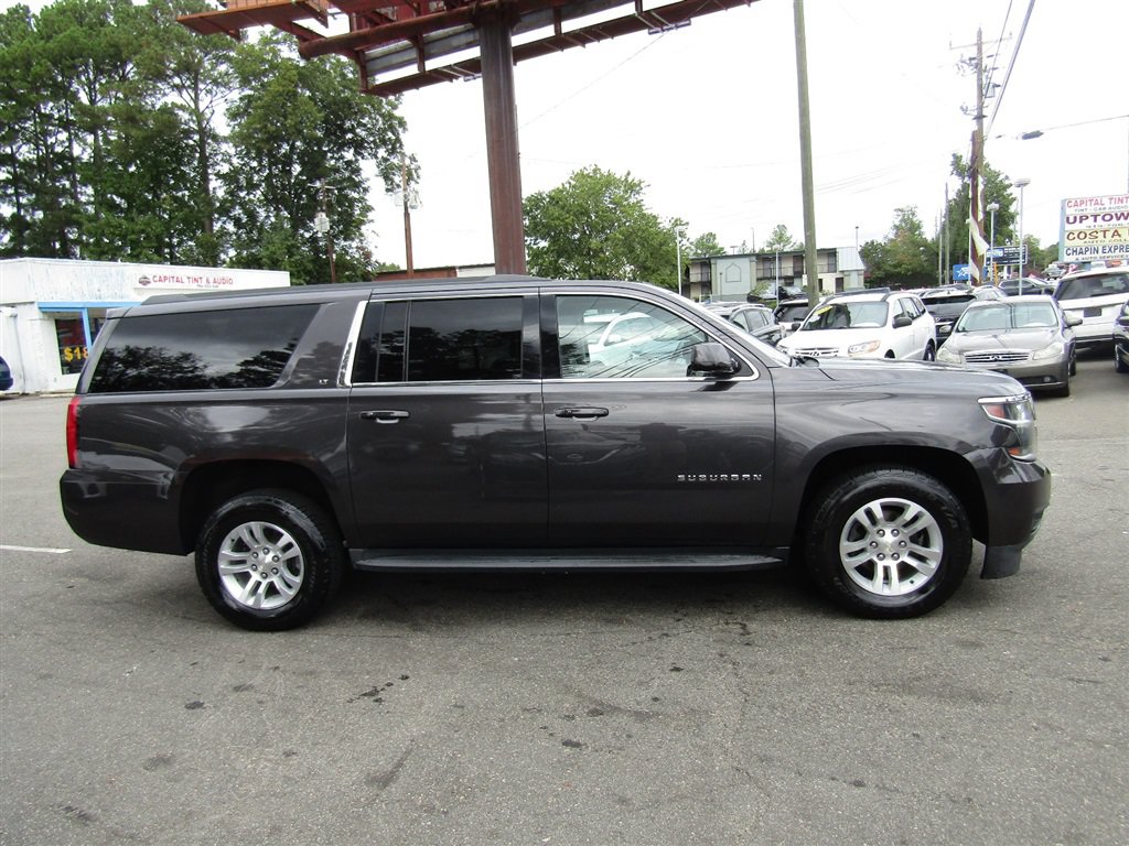 Used 2018 Chevrolet Suburban LT AWD/4WD image 8
