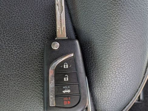 Used 2023 Toyota Camry SE image 31