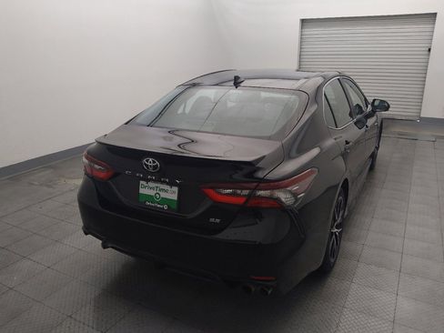 Used 2022 Toyota Camry SE image 7