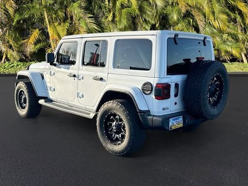Used 2018 Jeep Wrangler Unlimited Sahara AWD/4WD image 5