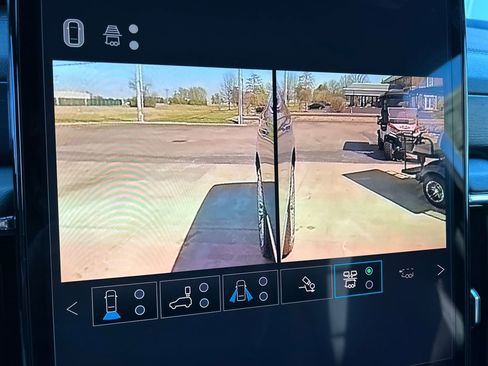 New 2026 GMC Yukon Denali w/ Denali Reserve Package AWD/4WD image 31