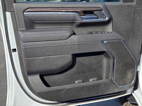 Certified 2025 Chevrolet Silverado 2500 LT w/ Convenience Package image 21