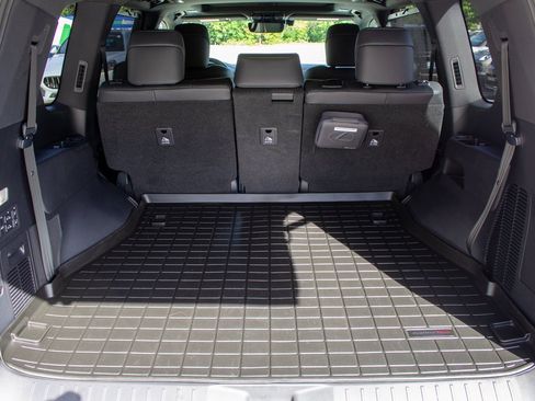 Used 2024 Lexus LX 600 4WD w/ Luxury Package image 23