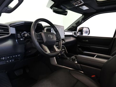 Used 2025 Toyota Tundra Limited AWD/4WD image 18
