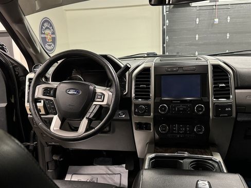 Used 2018 Ford F250 Lariat w/ Lariat Ultimate Package AWD/4WD image 30