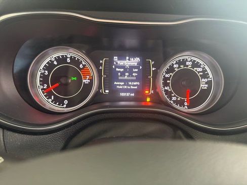 Used 2019 Jeep Cherokee Latitude Plus image 13