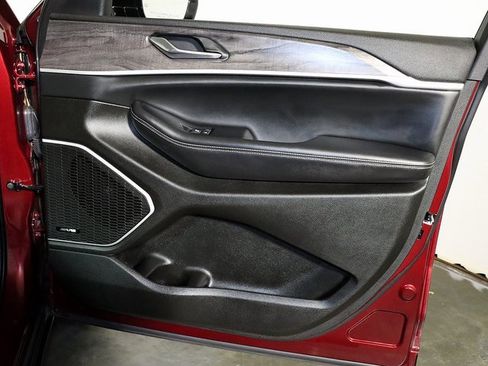 Used 2022 Jeep Grand Cherokee Limited 4xe image 35