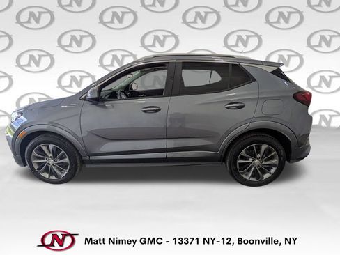 Used 2022 Buick Encore GX Select w/ Sport Touring Package FWD image 2