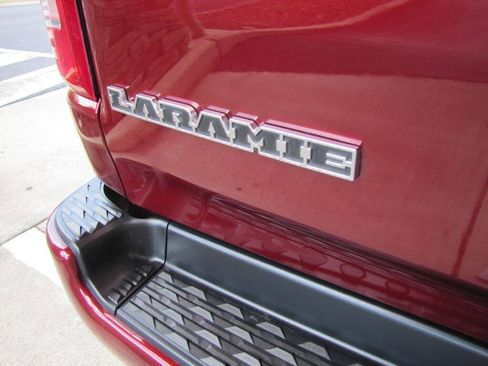 Used 2021 RAM 1500 Laramie w/ Sport Appearance Package AWD/4WD image 31