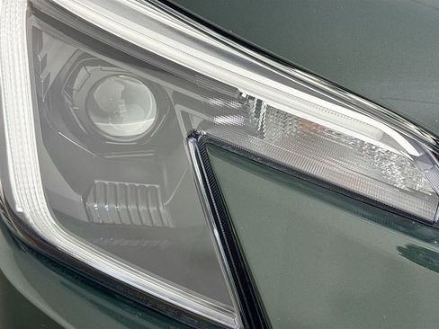 Used 2023 Subaru Forester Touring image 39