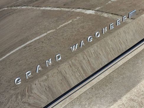Used 2022 Jeep Grand Wagoneer Series II AWD/4WD image 12