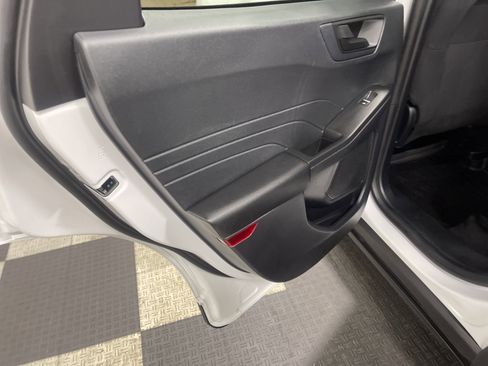 Used 2022 Ford Escape SE w/ SE Sport Appearance Package image 15