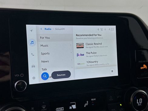 Used 2023 Toyota Highlander XLE image 29