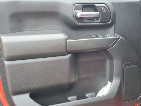 Used 2020 Chevrolet Silverado 2500 Custom w/ Custom Value Package image 19