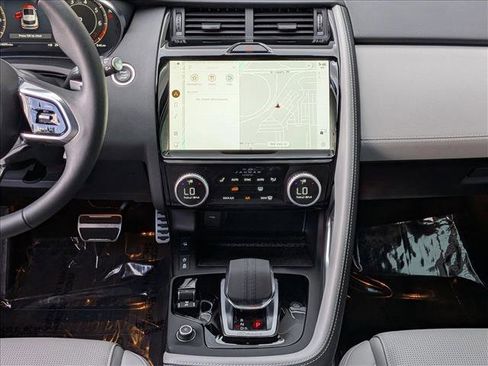 Certified 2024 Jaguar E-PACE R-Dynamic SE AWD/4WD image 12