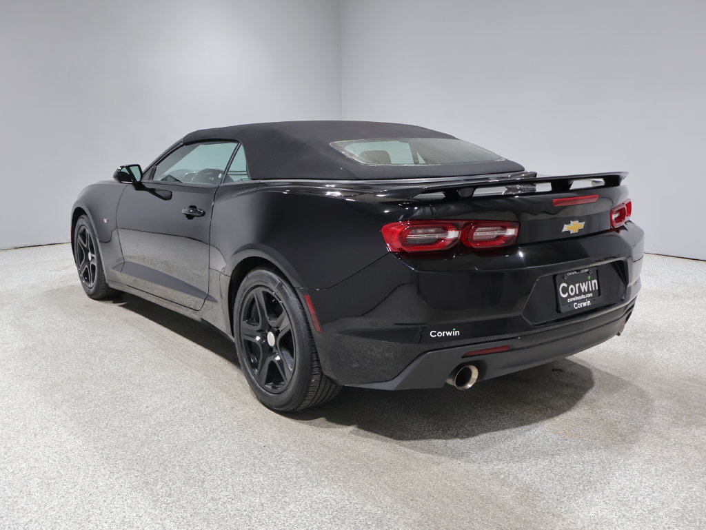 Used 2023 Chevrolet Camaro LT RWD image 5
