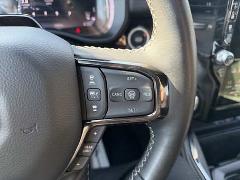 Used 2025 RAM 1500 Limited AWD/4WD image 21