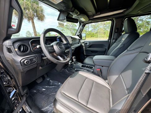 New 2025 Jeep Wrangler Unlimited Rubicon 392 image 26