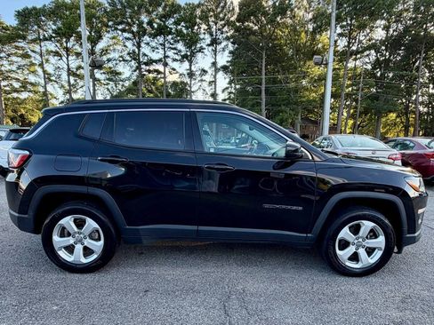 Used 2018 Jeep Compass Latitude w/ Popular Equipment Group AWD/4WD image 17