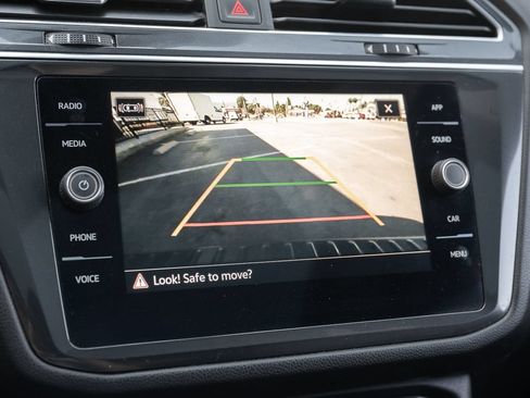 Used 2023 Volkswagen Tiguan SE R-Line FWD image 33