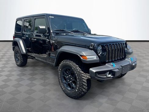 Used 2023 Jeep Wrangler Unlimited w/ 8.4" Radio Group AWD/4WD image 4