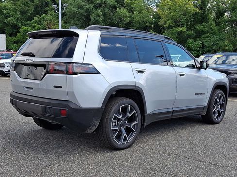 New 2026 Jeep Cherokee Overland w/ Trailer Tow Group AWD/4WD image 4